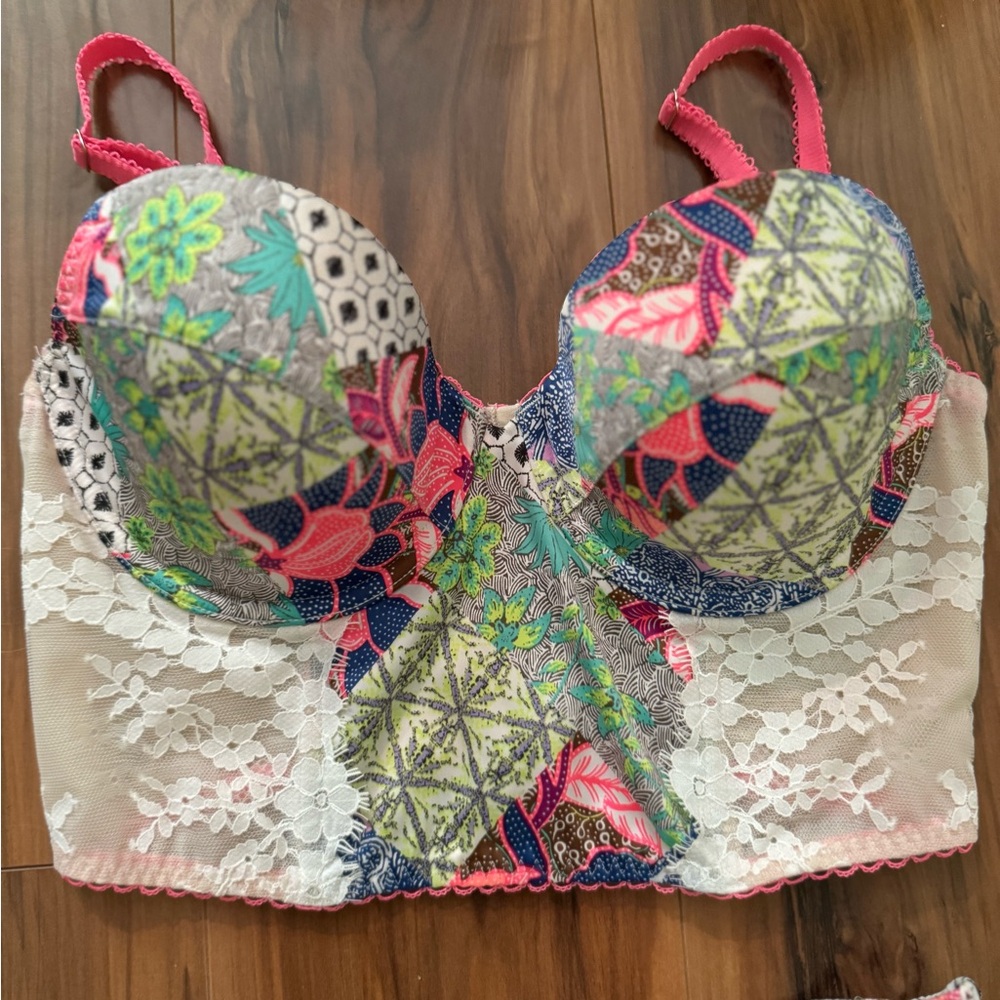 Rare! Victoria Secret Lace Boho Bustier-  34D Vintage
